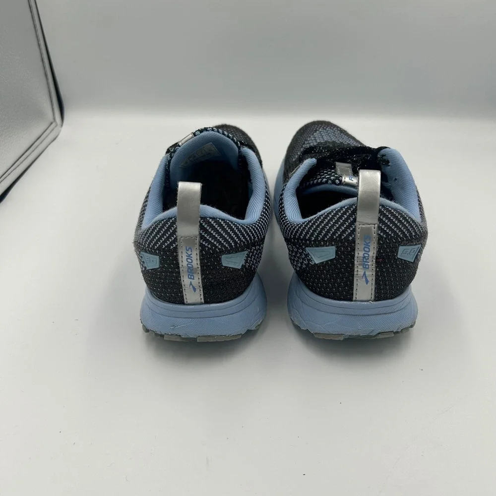 Brooks revel running